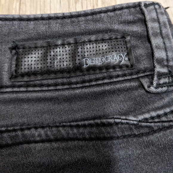 Democracy Gray Freedom Ankle Skimmer Jeans Bead Embroidered Size 8 - Picture 10 of 12